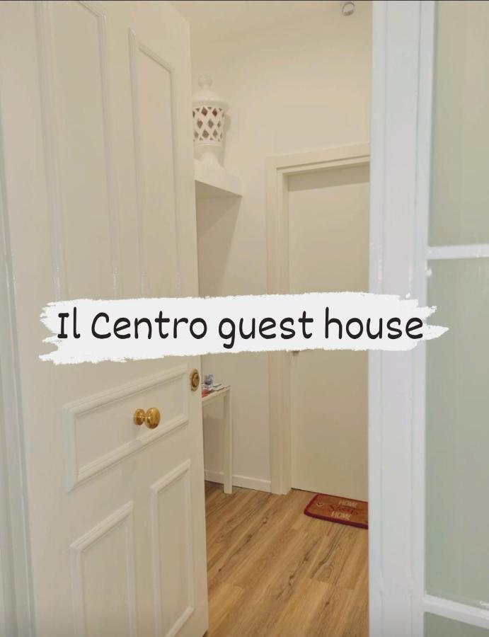 Il Centro Guest House Nápoles Habitación foto